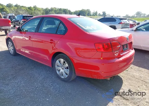 2014 Volkswagen Jetta 1.8T Se z USA, uszkodzony, nr VIN 3VWD17AJXEM430652